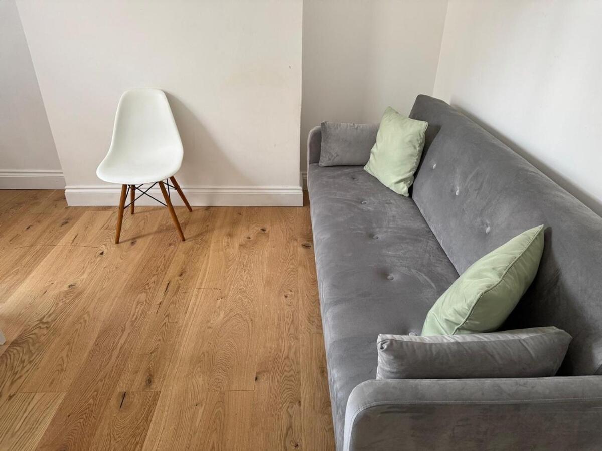 One Bed Flat In Clapham Juction * London