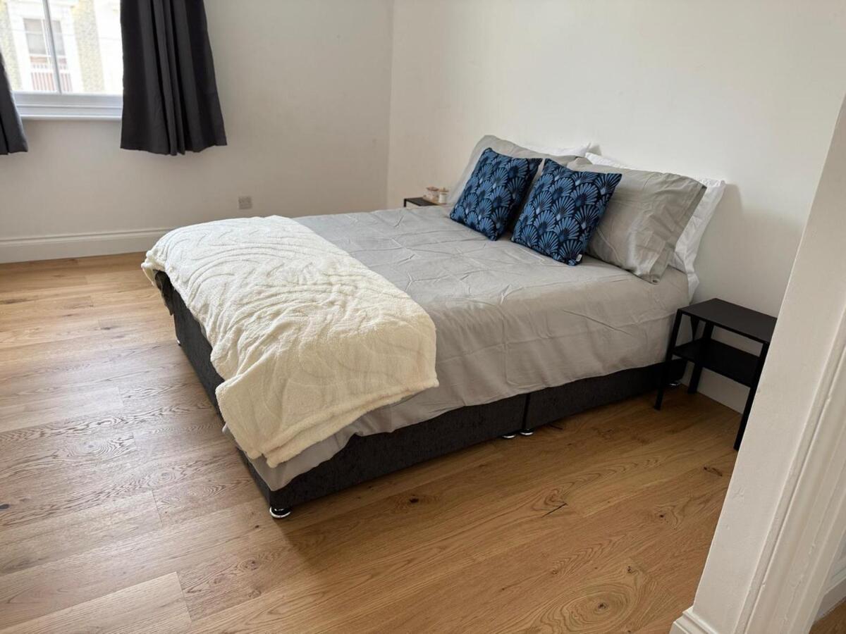 One Bed Flat In Clapham Juction *