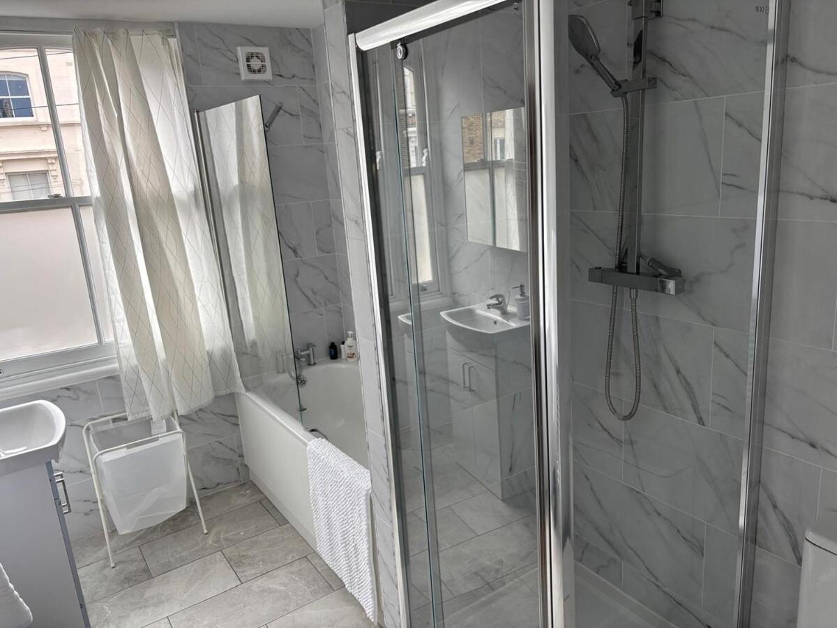 One Bed Flat In Clapham Juction *